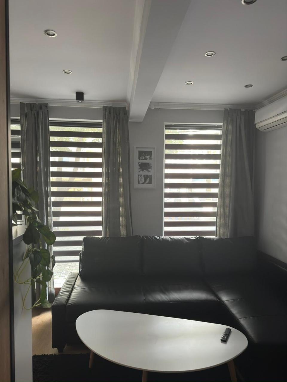 Casa Raffaelo Apartment Burgas Bagian luar foto